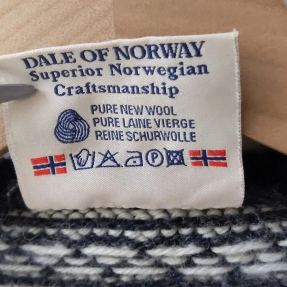 Dale Of Norway Clasp Wool Cardigan Sweater Nordic Print Unisex Medium - Picture 6 of 7